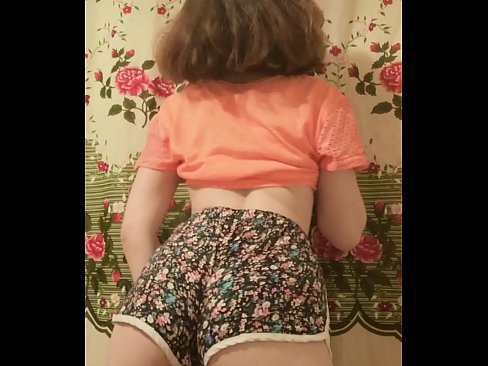 ❤️ Сексуальная юная малышка делает стриптиз снимая свои шортики на камеру ❌ Видео траха у нас ❌❤