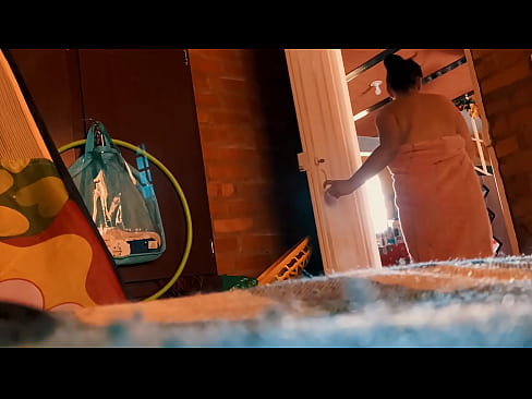 ❤️ Мой дядя следует за мной в душ, он трахает меня, пока я принимаю душ. ❌ Видео траха у нас ❌❤